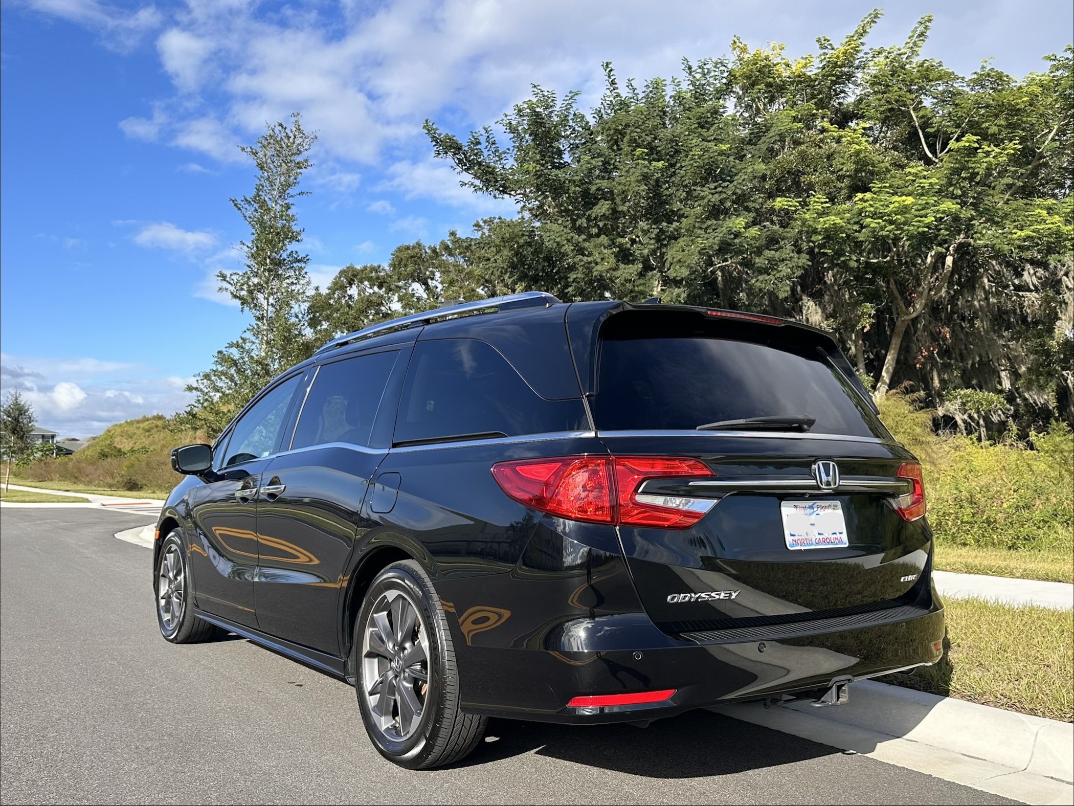 Used 2022 Honda Odyssey Elite image 4