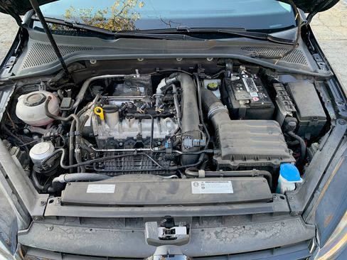 Used 2020 Volkswagen Golf 4-Door image 25