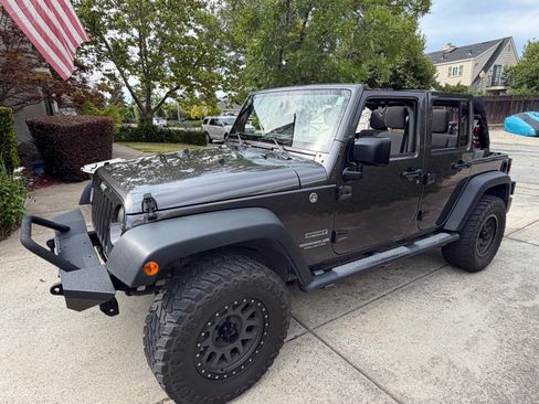 Used 2017 Jeep Wrangler Unlimited Sport w/ Quick Order Package 24S AWD/4WD image 11