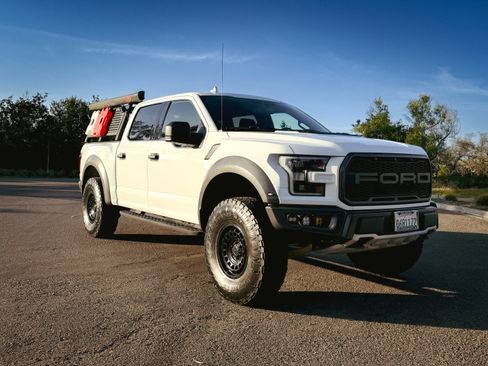 Used 2020 Ford F150 Raptor image 10