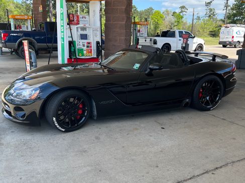 Used 2005 Dodge Viper SRT-10 image 24