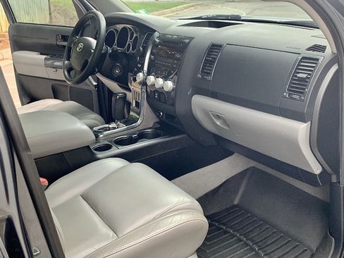 Used 2010 Toyota Tundra SR5 image 6