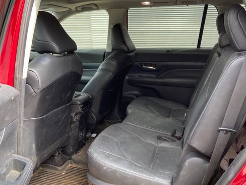 Used 2025 Toyota Grand Highlander AWD Hybrid image 11