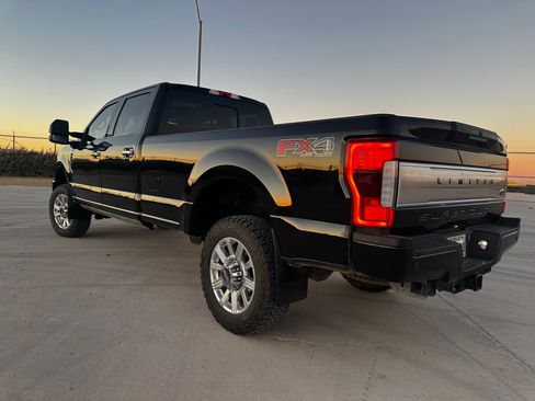 Used 2019 Ford F350 Limited image 4