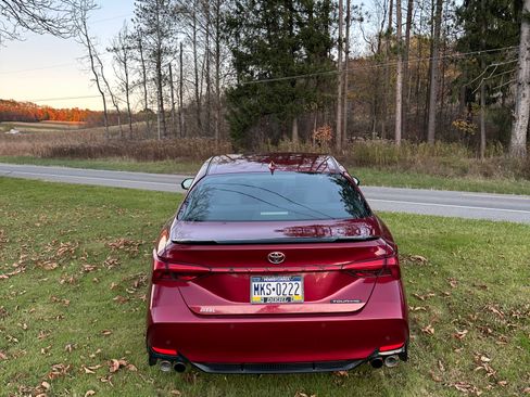 Used 2019 Toyota Avalon Touring image 6