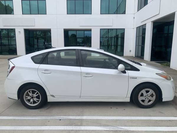 Used 2011 Toyota Prius Two FWD image 1
