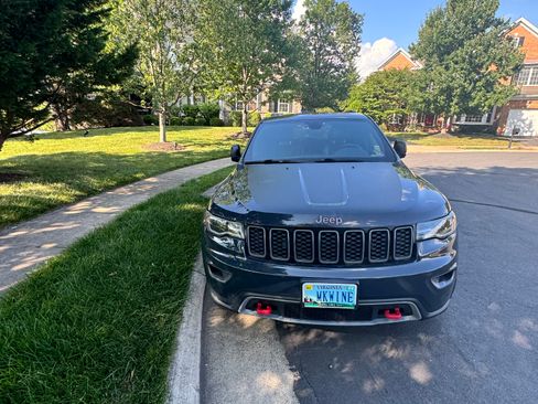 Used 2018 Jeep Grand Cherokee Trailhawk w/ Trailhawk Luxury Group image 9
