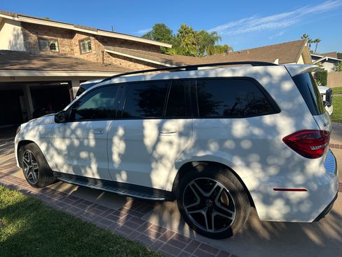 Used 2018 Mercedes-Benz GLS 550 4MATIC image 2