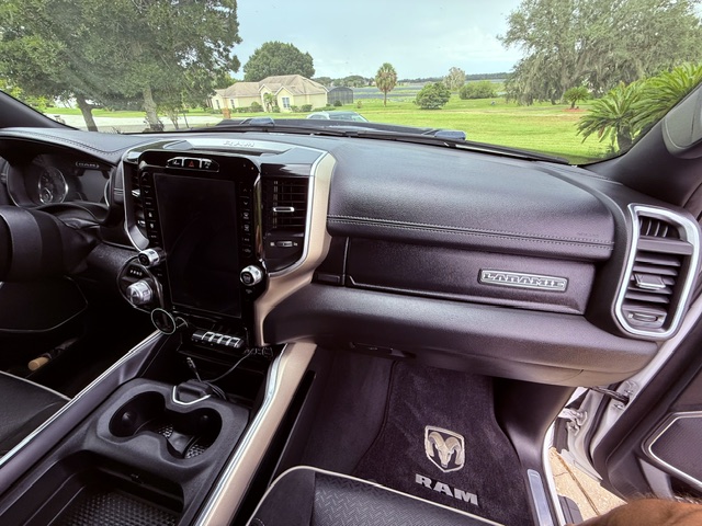 Used 2019 RAM 1500 Laramie RWD image 19