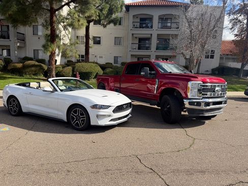 Used 2019 Ford Mustang Premium image 2