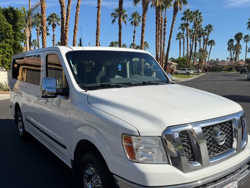 Used 2018 Nissan NV 3500 SV w/ Navigation Package image 4