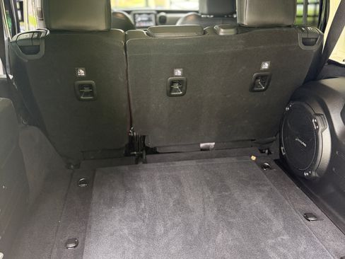 Used 2019 Jeep Wrangler Unlimited Sport S AWD/4WD image 11