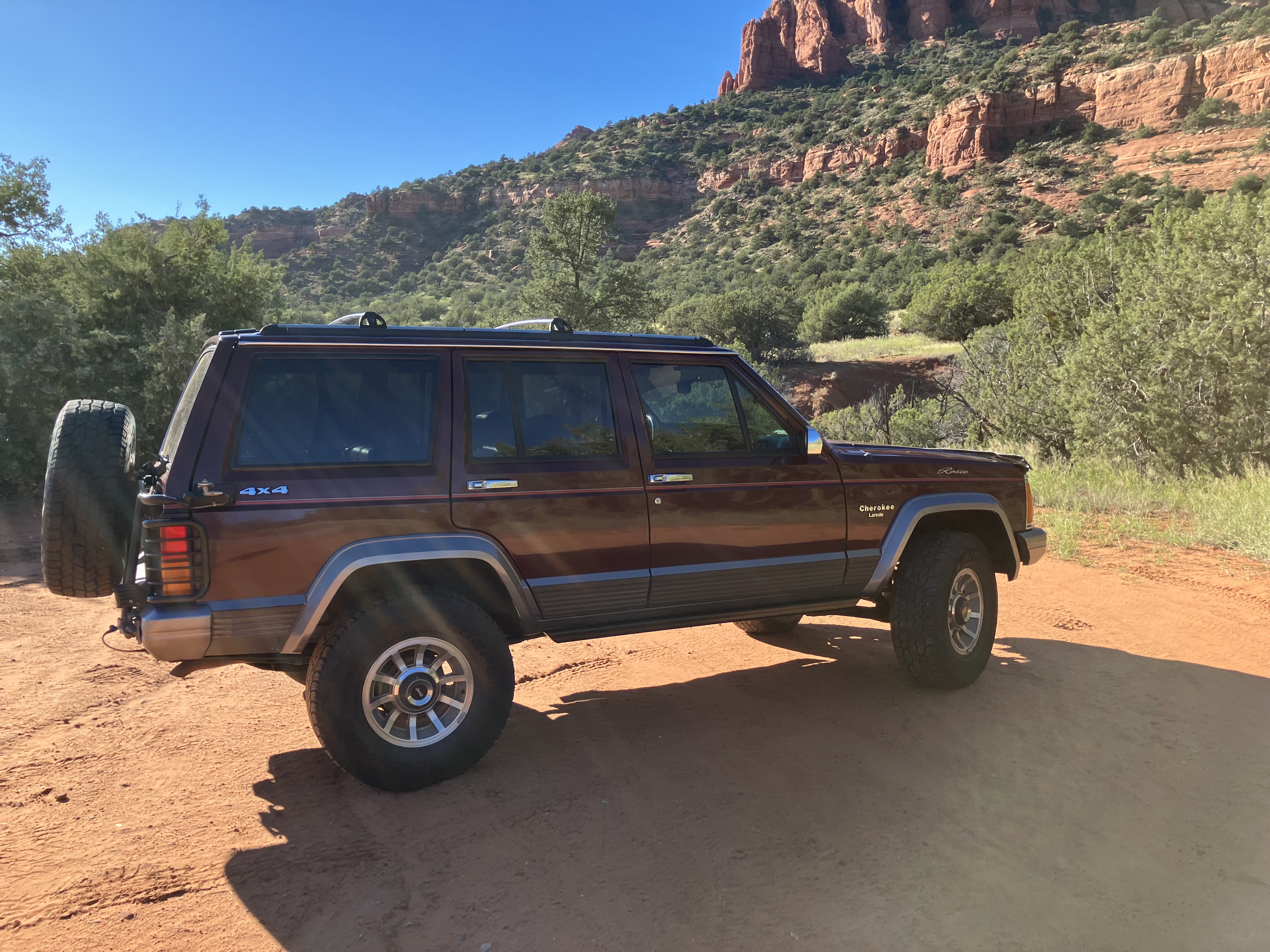 Used 1992 Jeep Cherokee Laredo AWD/4WD image 6
