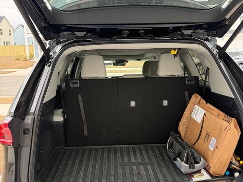 Used 2025 Toyota Grand Highlander FWD image 5