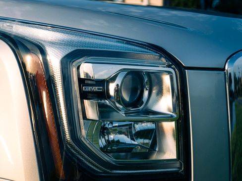 Used 2019 GMC Yukon XL SLT w/ Open Road Package RWD image 14