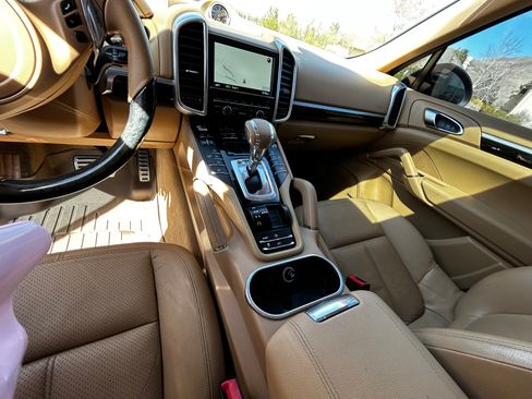 Used 2013 Porsche Cayenne S image 12