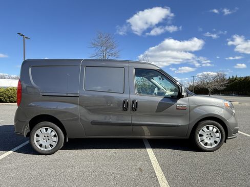 Used 2021 RAM ProMaster City Tradesman SLT image 9