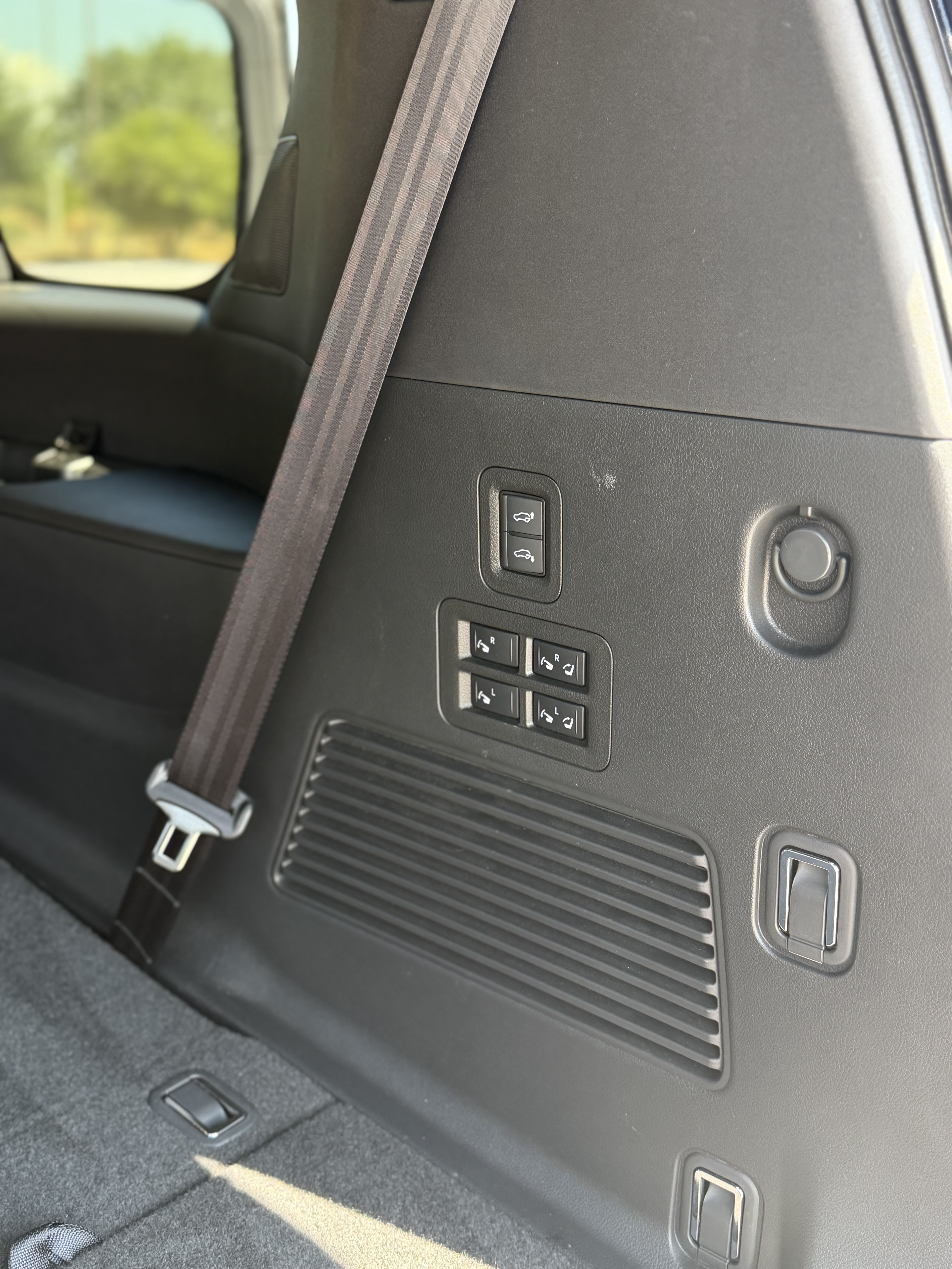 Used 2026 Nissan Armada Platinum Reserve AWD/4WD image 32