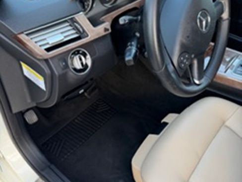 Used 2011 Mercedes-Benz E 350 4MATIC Sedan image 11