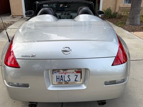 Used 2004 Nissan 350Z Enthusiast w/ Side Airbags Pkg image 13