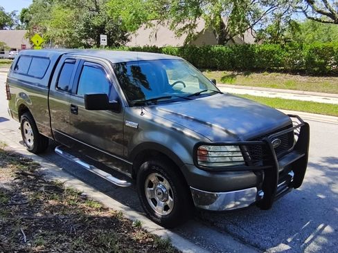 Used 2004 Ford F150 XLT image 2