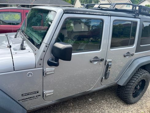 Used 2015 Jeep Wrangler Unlimited Sport w/ Quick Order Package 24S AWD/4WD image 5