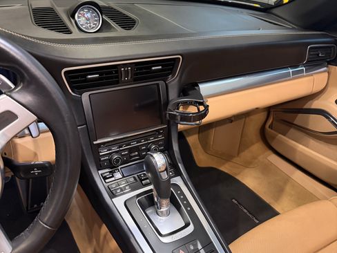 Used 2015 Porsche 911 Targa 4S image 12