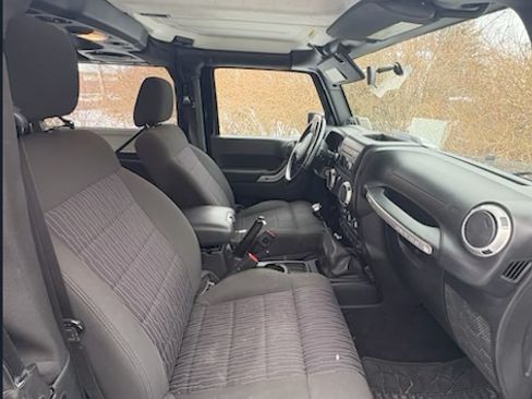 Used 2012 Jeep Wrangler Sahara w/ Dual Top Group image 11