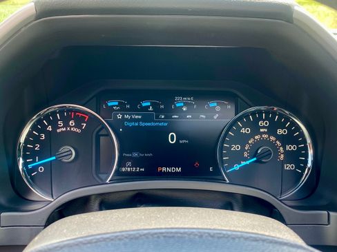 Used 2019 Ford F150 Lariat w/ Equipment Group 502A Luxury AWD/4WD image 12