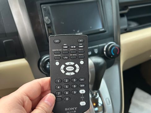 Used 2010 Honda CR-V LX image 19