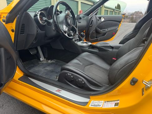 Used 2017 Nissan 370Z Touring Sport image 16