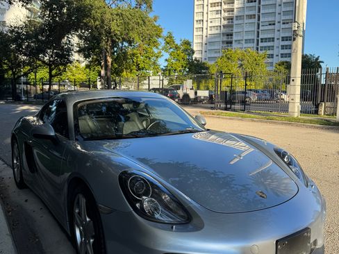 Used 2015 Porsche Cayman image 12