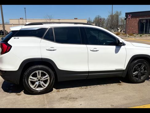Used 2019 GMC Terrain SLE w/ Driver Convenience Package image 13