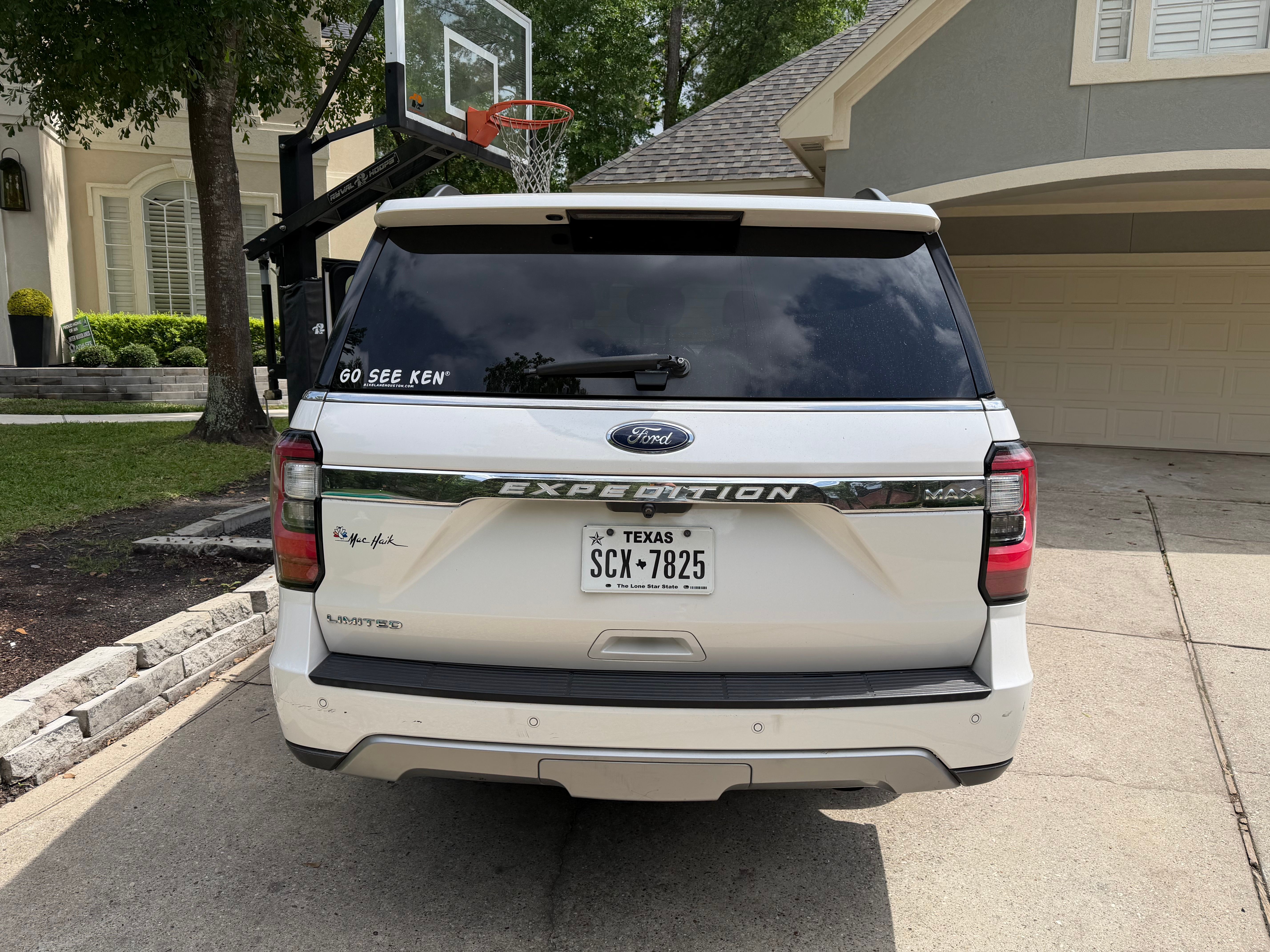Used 2019 Ford Expedition Max Limited w/ Equipment Group 301A RWD image 10
