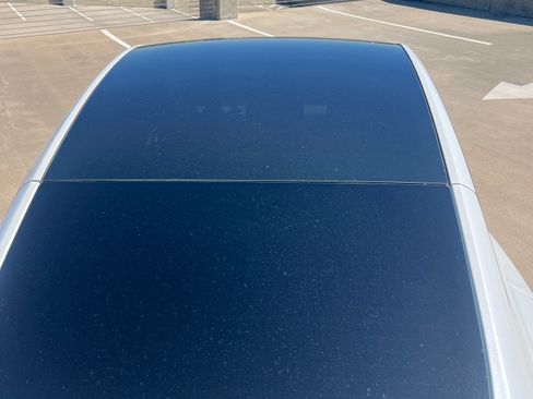 Used 2021 Tesla Model Y Long Range image 11