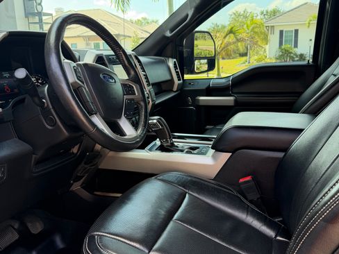 Used 2018 Ford F150 Lariat w/ Equipment Group 502A Luxury AWD/4WD image 18