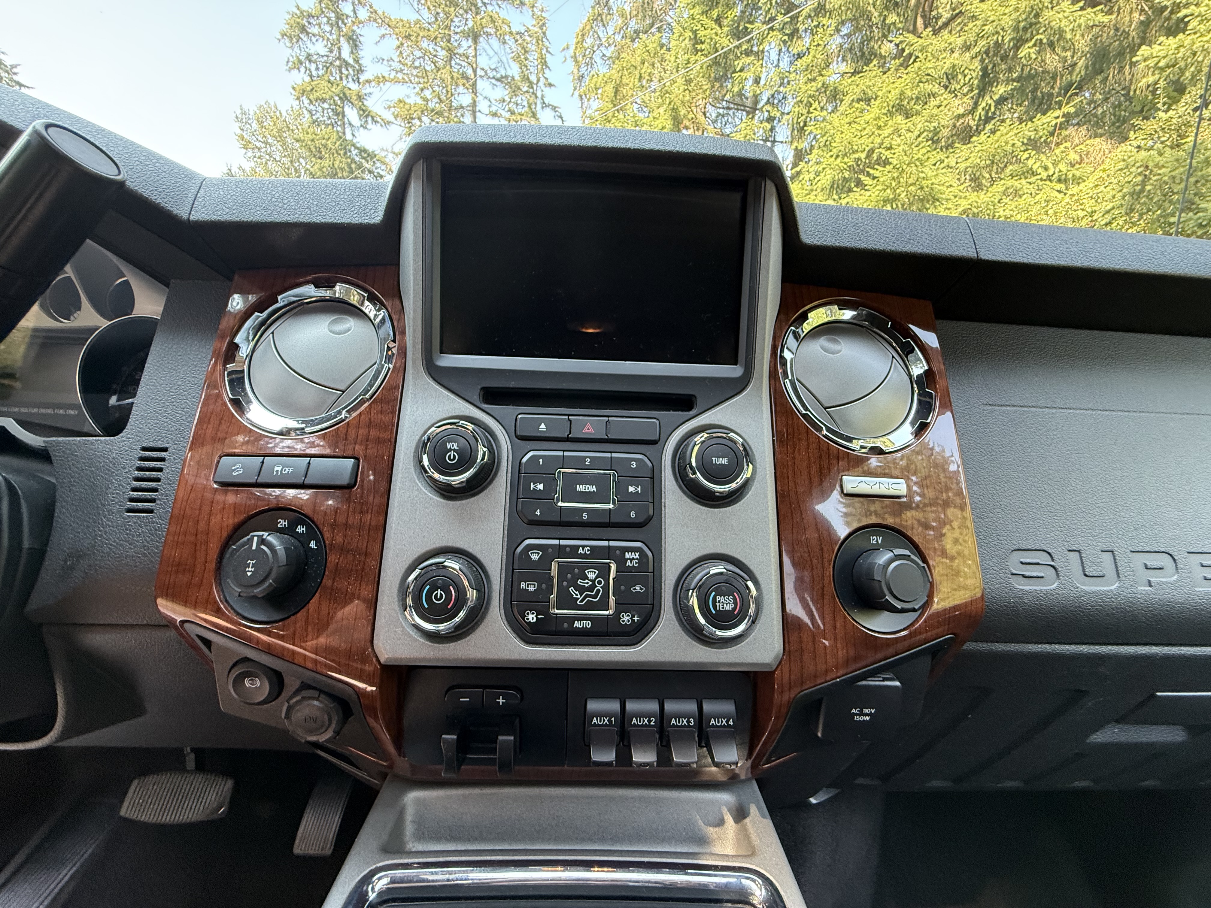 Used 2015 Ford F350 King Ranch w/ FX4 Off-Road Package AWD/4WD image 8