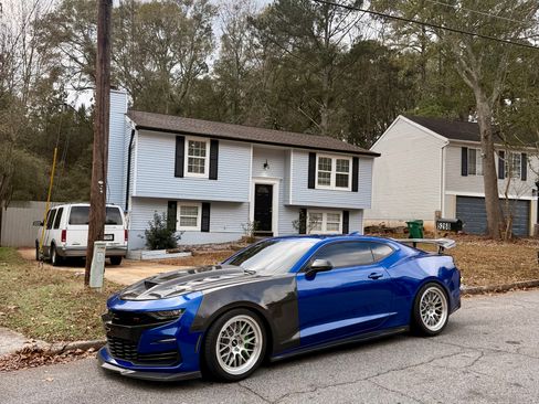 Used 2019 Chevrolet Camaro SS image 10