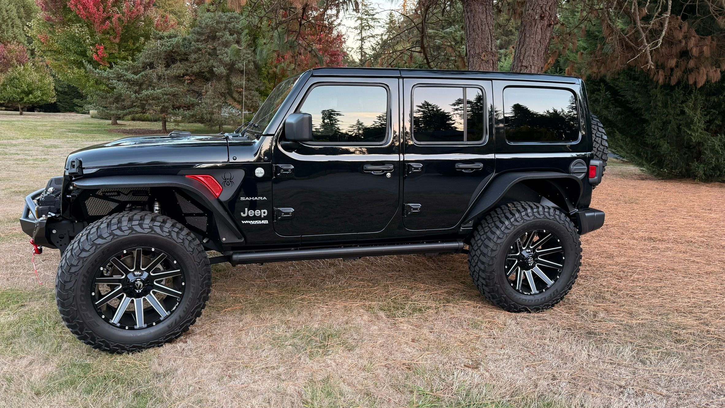 Used 2022 Jeep Wrangler Unlimited Sahara w/ Cold Weather Group AWD/4WD image 1
