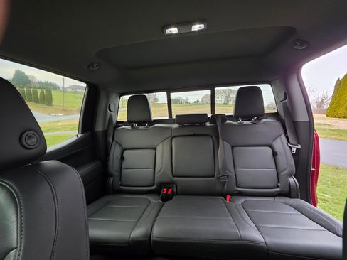 Used 2020 Chevrolet Silverado 1500 LT Trail Boss image 9