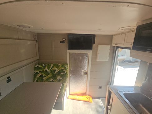 Used 2008 Chevrolet Express 3500 image 1