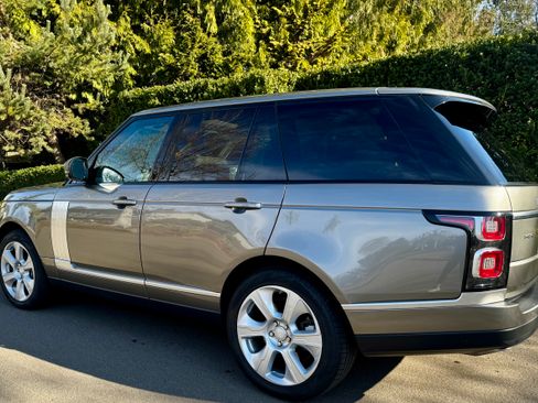 Used 2019 Land Rover Range Rover HSE image 4