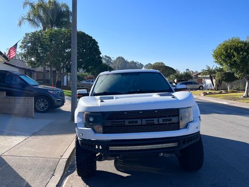 Used 2013 Ford F150 Raptor w/ Luxury Equipment Group AWD/4WD image 2