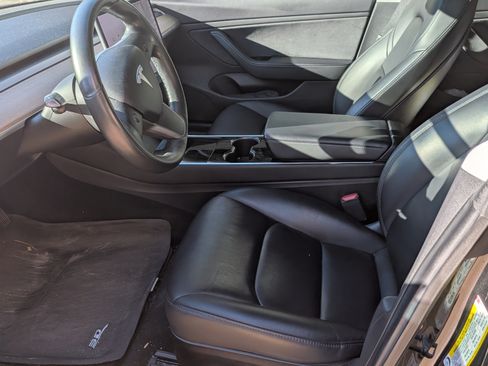 Used 2019 Tesla Model 3 Standard Range Plus image 12
