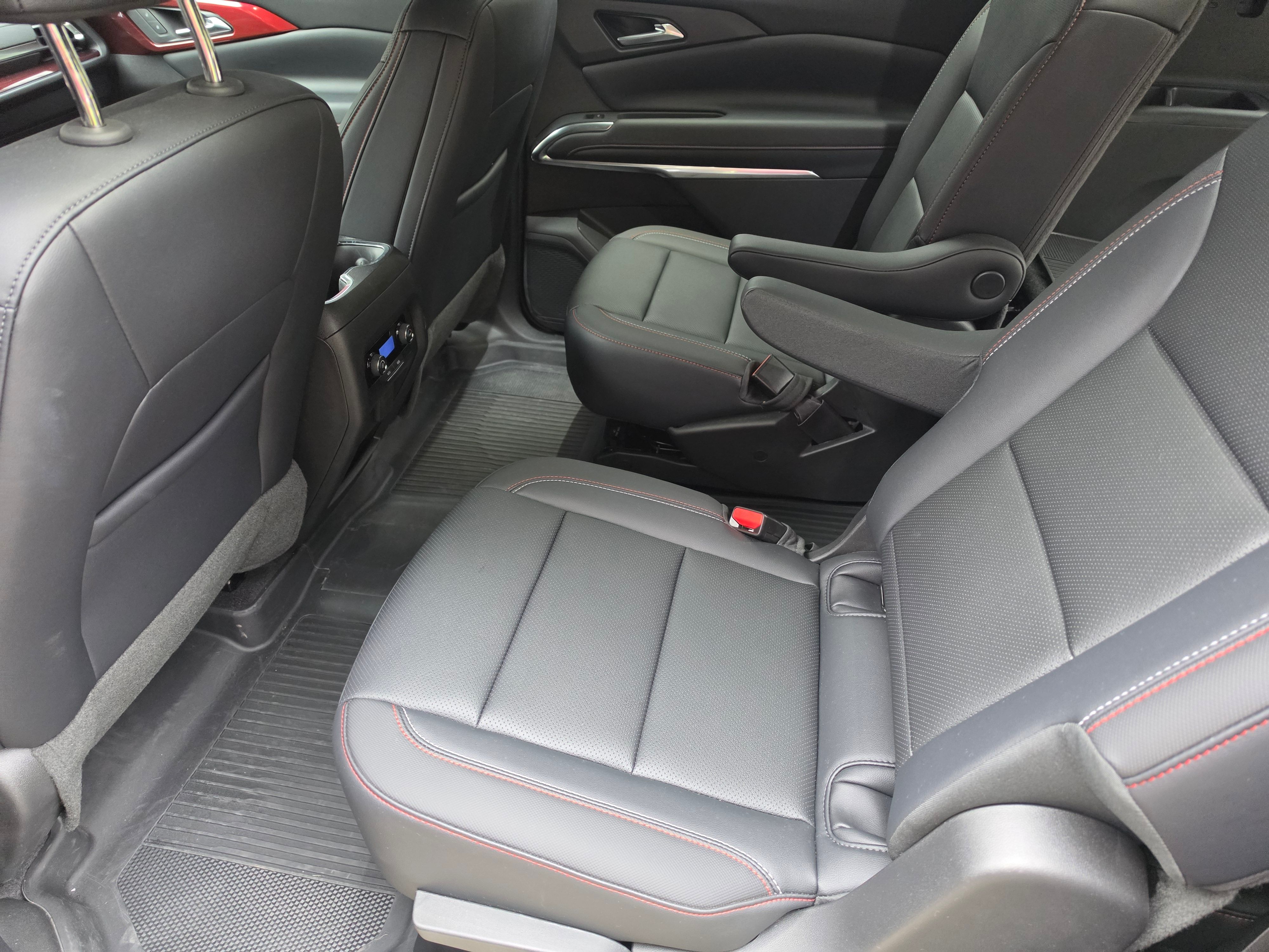 Used 2026 Chevrolet Traverse Z71 w/ Driver Confidence Package AWD/4WD image 12