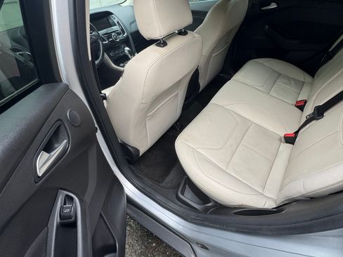 Used 2016 Ford Focus Titanium image 6
