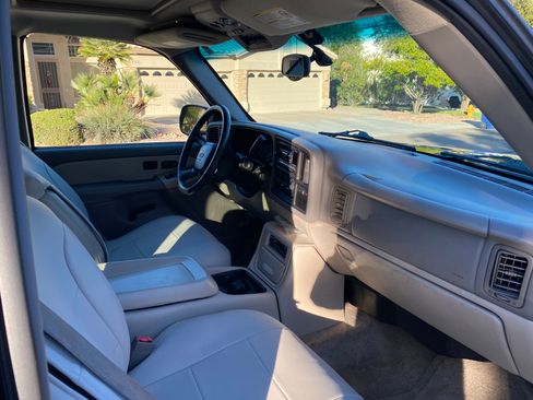 Used 2001 Chevrolet Tahoe LT w/ LT Preferred Equipment Group image 10