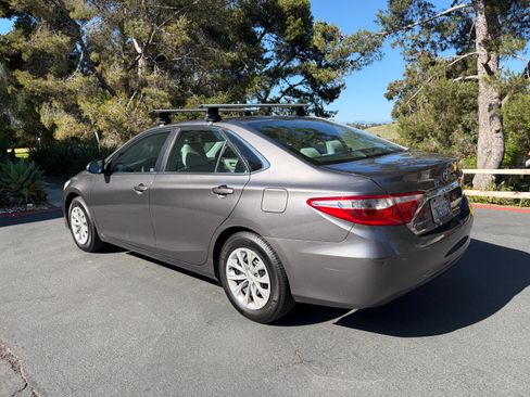 Used 2015 Toyota Camry LE FWD image 4