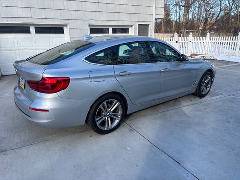 Used 2017 BMW 330i Gran Turismo xDrive image 5