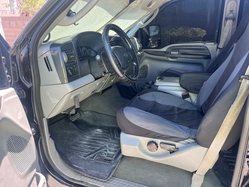 Used 2005 Ford F250 XLT AWD/4WD image 8
